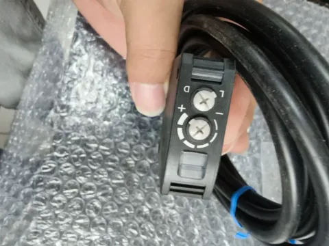 OMRON E3JK-RR12-C Industrial Sensor — product photo 3 of 5