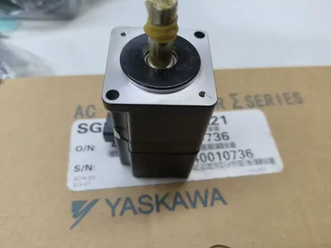 Yaskawa SGMAV-A5A3A21 Motor & Drive Component product photo 3