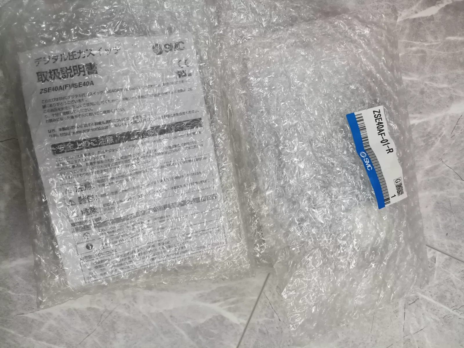 SMC ZSE40AF-01-R Industrial Sensor product photo 1