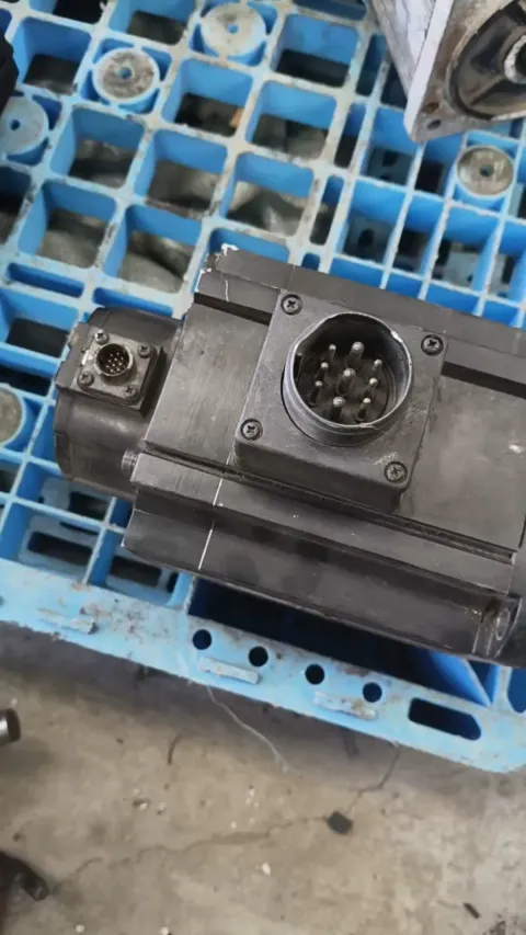 OMRON R88M-K2K020F-BS2 Motor & Drive Component product photo 1
