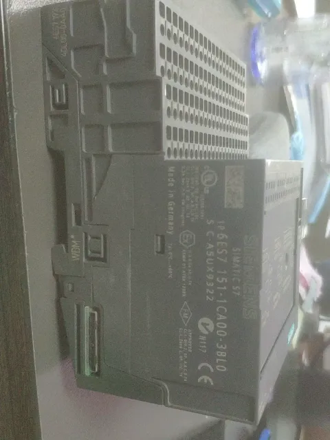 Siemens 6ES7151-1CA00-3BL0 I/O Module — product photo 8 of 9