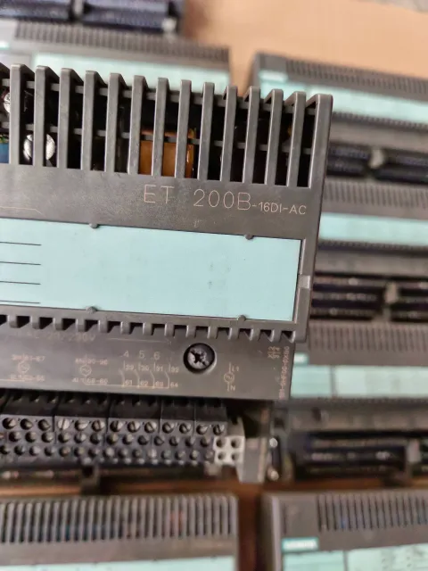 Siemens 6ES7131-0HF00-0XB0 + 6ES7193-0CC10-0XA0 Industrial Automation Component product photo 3