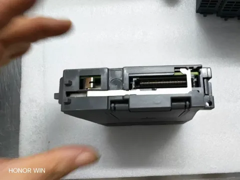 Mitsubishi Electric Q06UDVCPU PLC Module — product photo 3 of 128