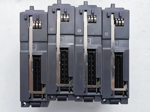 Mitsubishi Electric QJ71C24N-R2 Industrial Automation Component — product photo 35 of 48