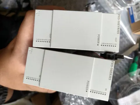 Mitsubishi Electric FX5-16EYR/ES Industrial Relay — product photo 13 of 17