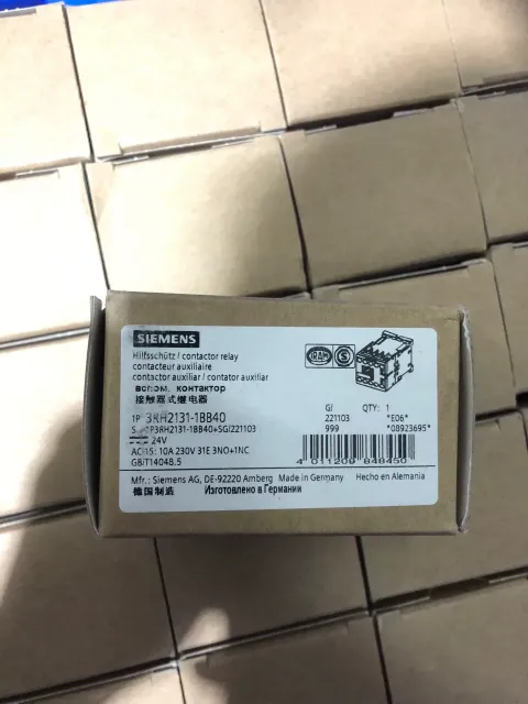 Siemens 3RH2131-1BB40 Industrial Relay — product photo 3 of 10
