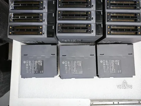 Mitsubishi Electric QX42 Industrial Automation Component — product photo 13 of 44