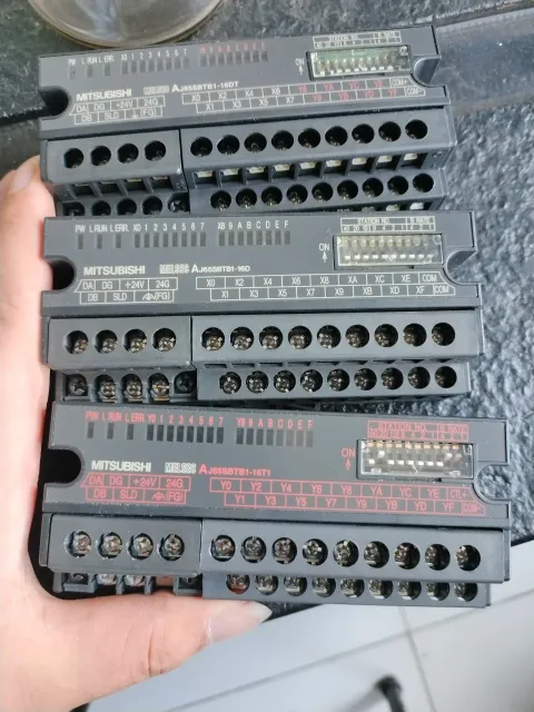 Mitsubishi Electric AJ65SBTB1-16D I/O Module — product photo 25 of 28
