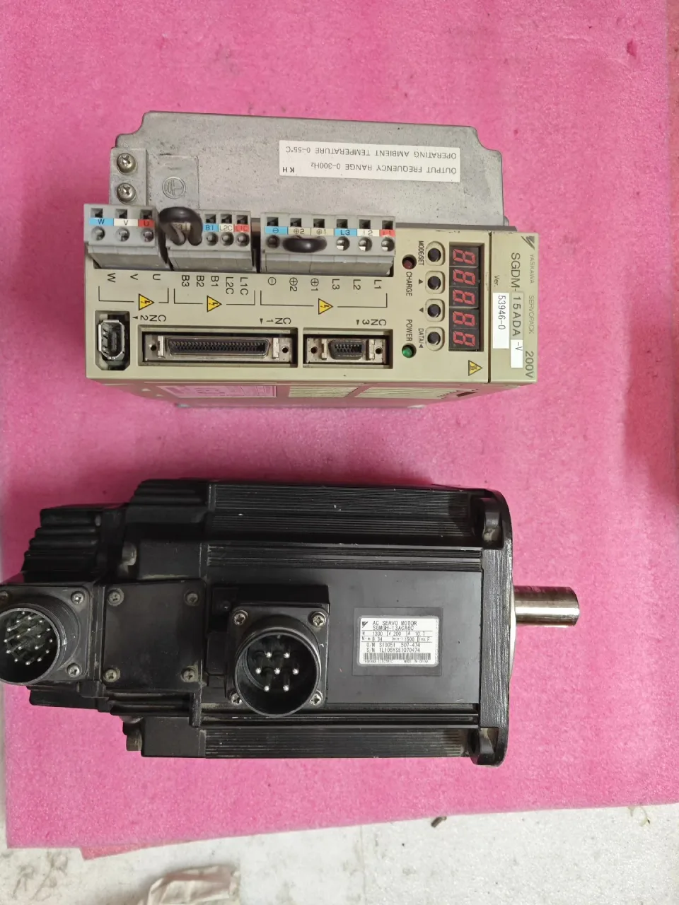 Yaskawa SGDM-15ADA-V + SGMGH-13ACA6C Motor & Drive Component — product photo 1 of 18