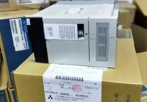 Mitsubishi MR-J2S-200A-S011 Motor & Drive Component product photo 2