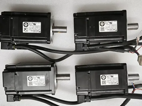 Yaskawa SGMJV-04A3A-SU11 Motor & Drive Component — product photo 2 of 10