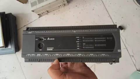 Delta DVP60ES200R PLC Module — product photo 17 of 28