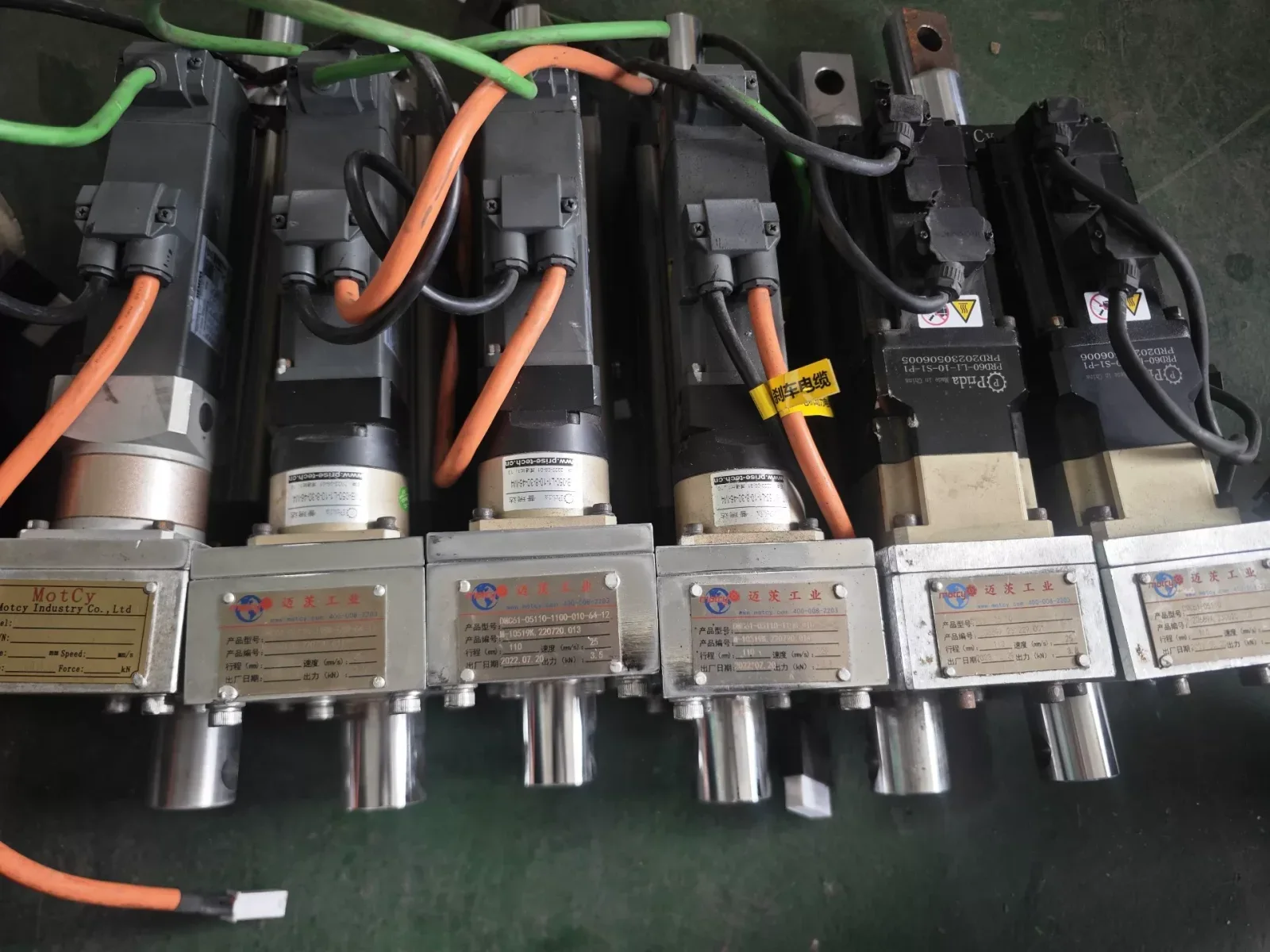 Siemens 1FL6024-2AF21-1AB1 Motor & Drive Component product photo 1