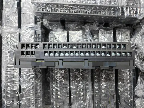 Mitsubishi Electric AJ65SBTB1-32D I/O Module — product photo 16 of 50