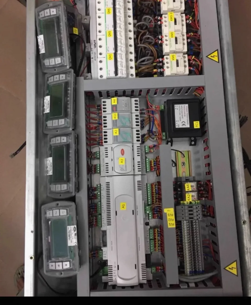 CAREL PCO1010CS0 PLC Module product photo 1