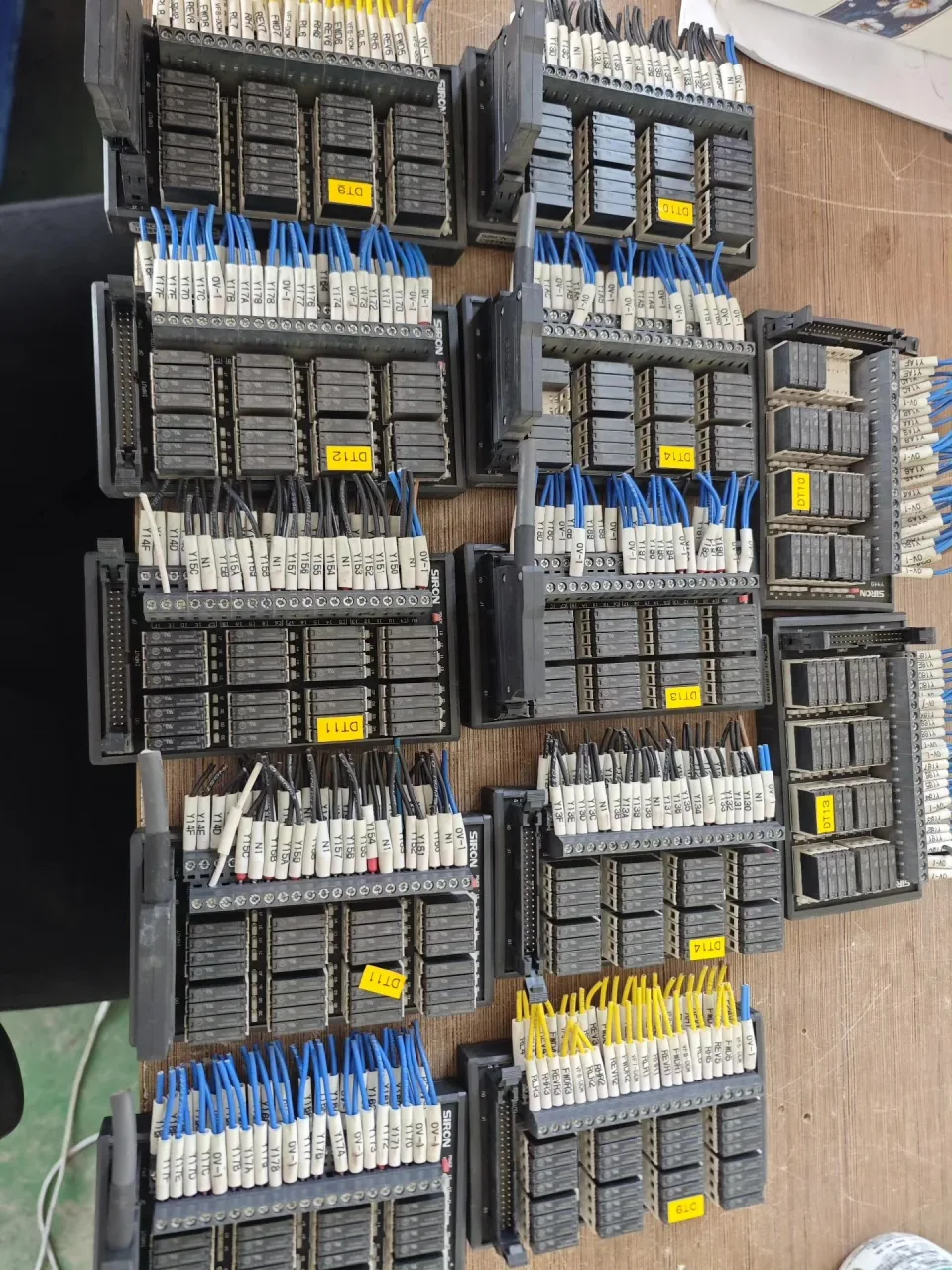 SIRON Y449 / 22C01118-0990 Industrial Relay product photo 1
