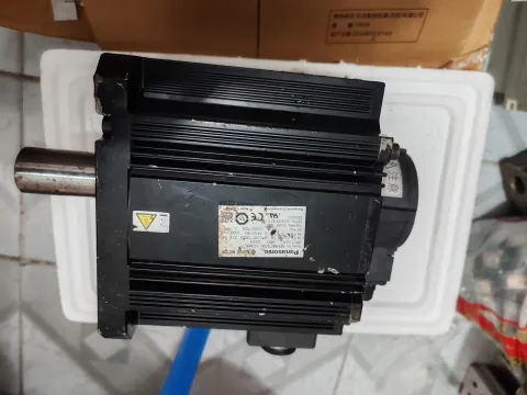 Panasonic MHMF502L1G6M Motor & Drive Component product photo 3