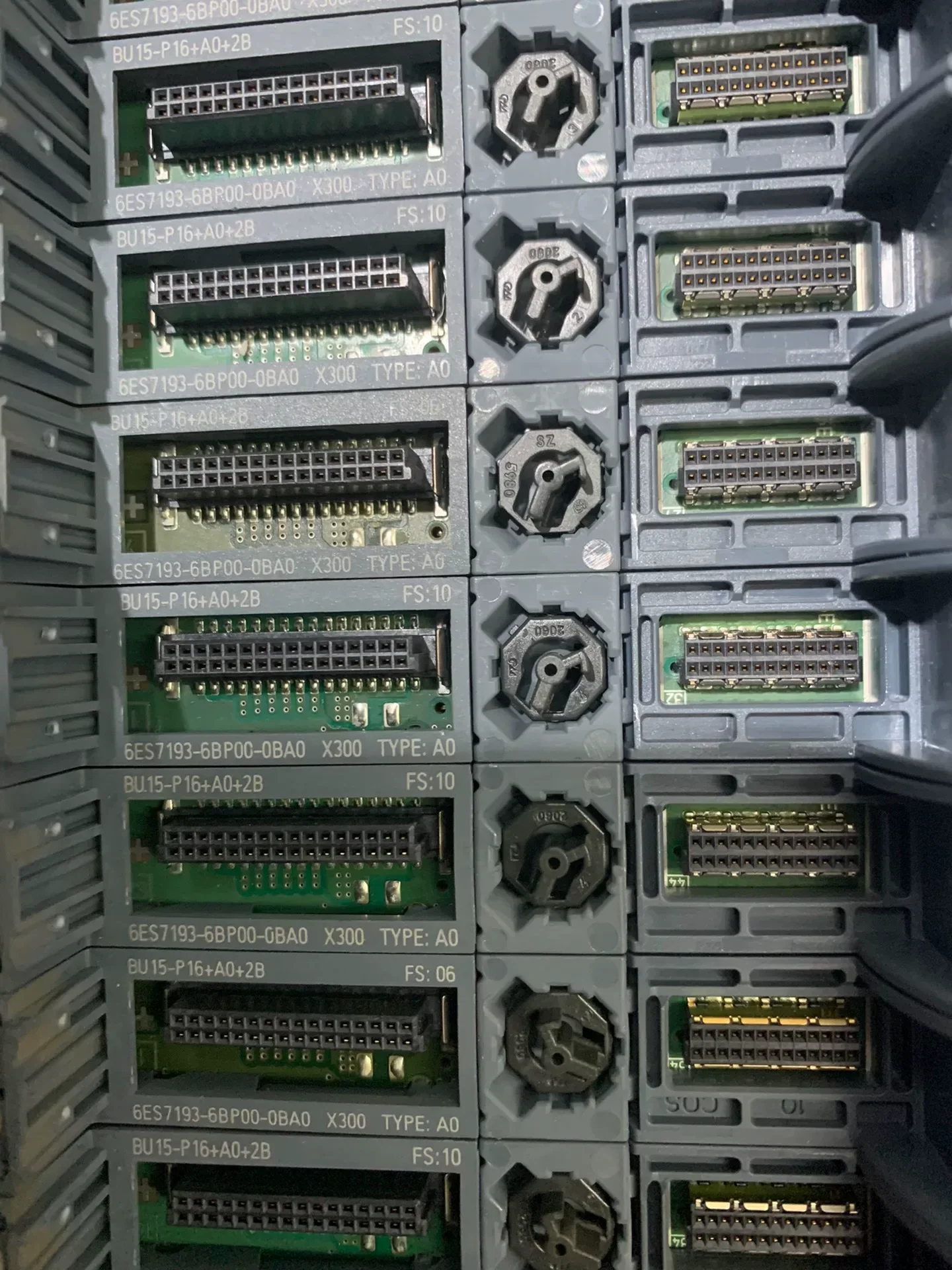 Siemens 6ES7193-6BP00-0BA0 Industrial Automation Component — product photo 1 of 5