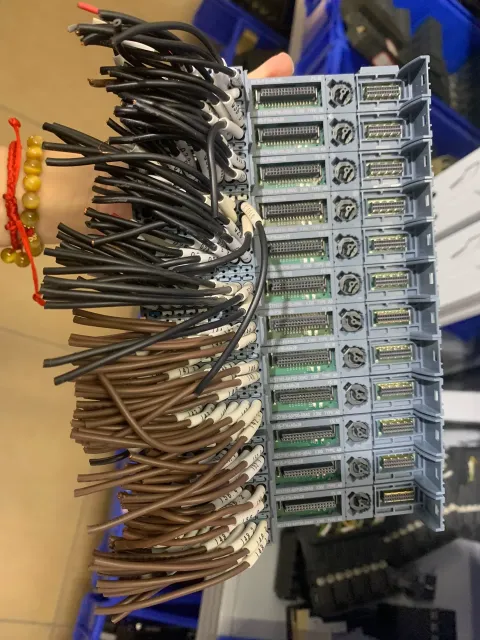 Siemens 6ES7193-6BP00-0BA0 Industrial Automation Component — product photo 3 of 5