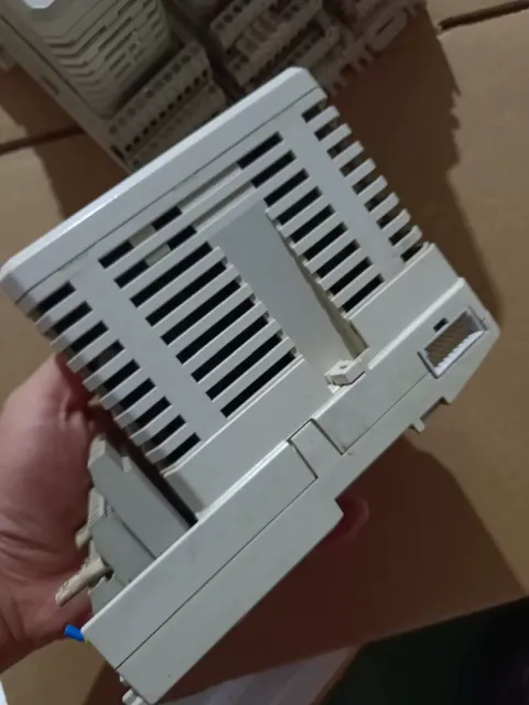ABB AO810 / 3BSE008522R1 Industrial Automation Component — product photo 23 of 25