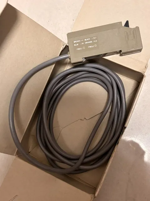 SUNX SU-7 Industrial Sensor product photo 3