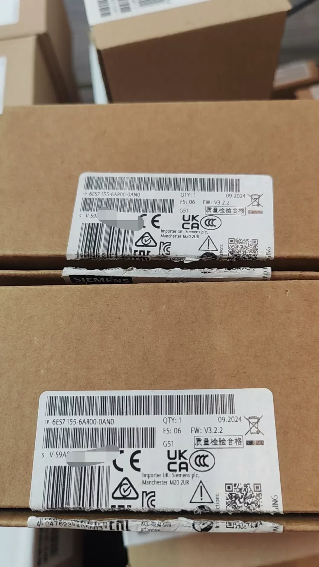 Siemens 6ES7155-6AR00-0AN0 Industrial Automation Component product photo 1