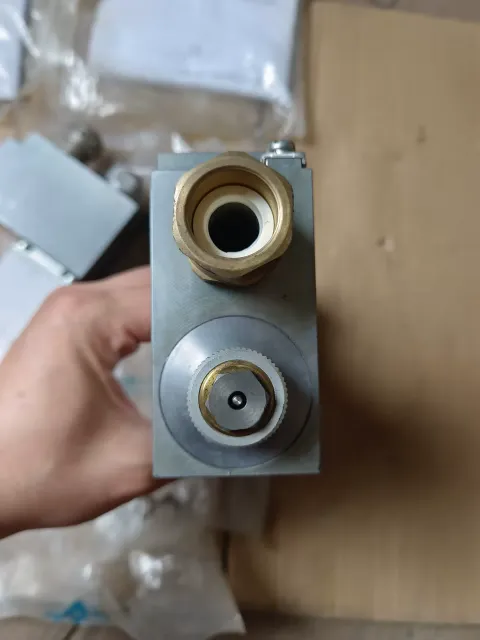 Wandfluh MKY45/18x60-G24/L15 Industrial Automation Component — product photo 3 of 18