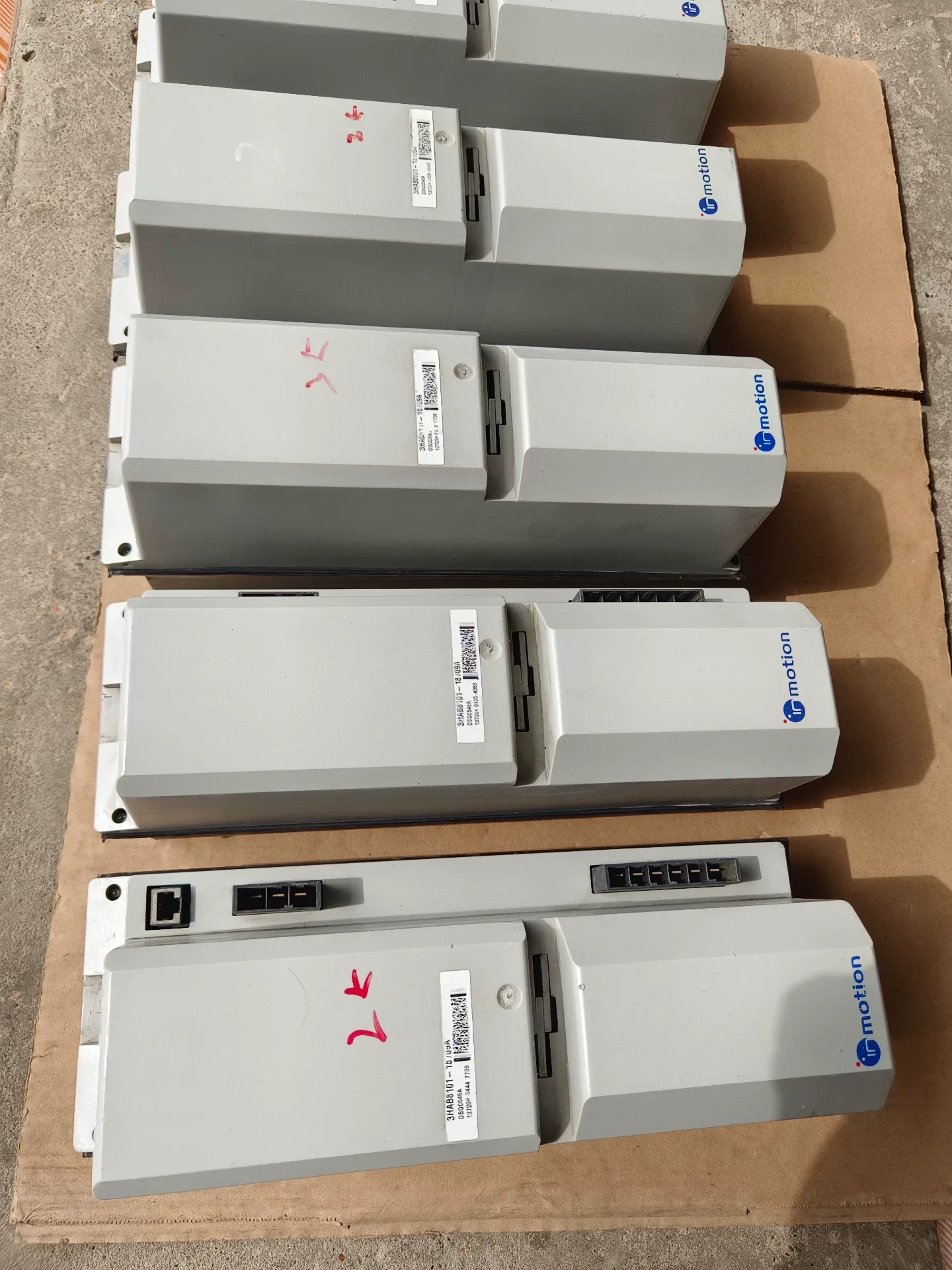 ABB / InMotion 3HAB8101-18/09A / 3HAB8101-19/07E / 3HAB8101-19/07A / 3HAB8101-19/07B / 3HAB8101-16/09C / 3HAB8101-13/07B Motor & Drive Component product photo 1