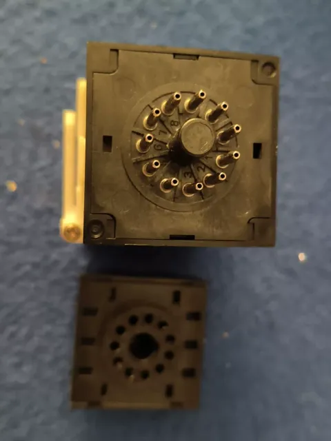Omron H7CX-A114 Industrial Automation Component product photo 5