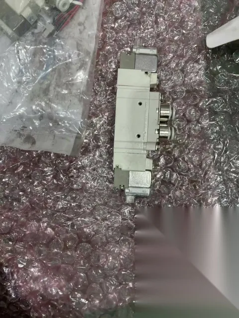 SMC SY5220-5LZD-C4 Industrial Automation Component product photo 3