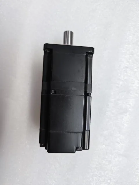 Yaskawa SGMJV-02ADL2C Motor & Drive Component — product photo 2 of 14