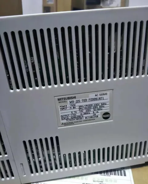 Mitsubishi Electric MR-J2S-70B-PZ009U671 Motor & Drive Component product photo 2