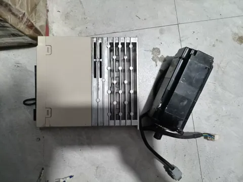 Yaskawa SGPMS-2R5A30A + SGMMS-04A3C6E Motor & Drive Component product photo 6