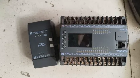 KEYENCE KV-40AT PLC Module product photo 9