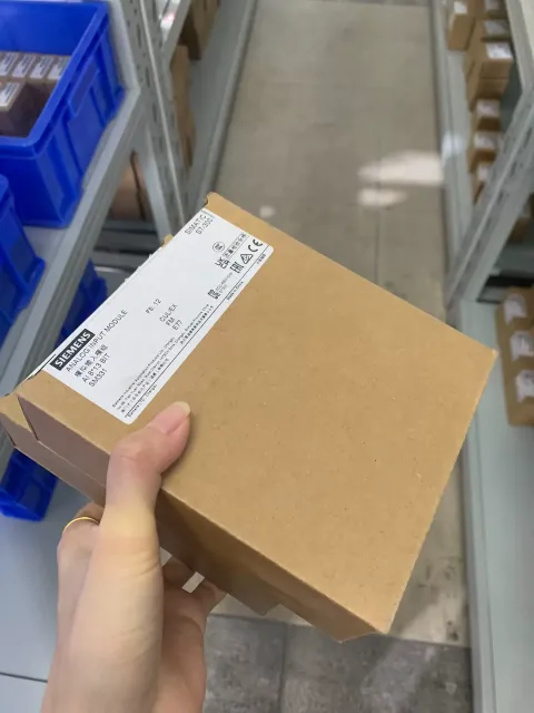 Siemens 6ES7331-1KF02-0AB0 Industrial Automation Component — product photo 6 of 9