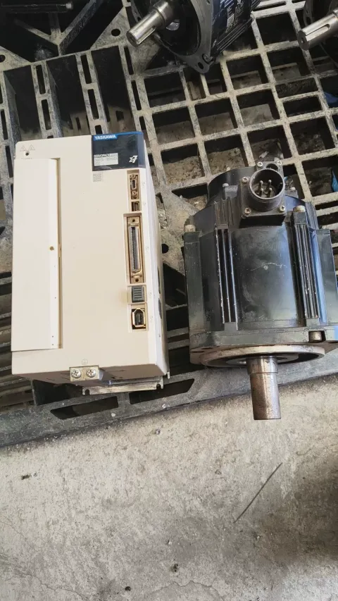 Yaskawa SGD7S-180A00A002; SGM7G-20AFC61 Motor & Drive Component product photo 2