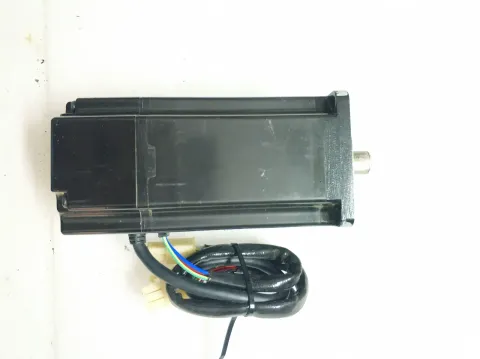 Yaskawa SGM-04A3G46 Motor & Drive Component product photo 3