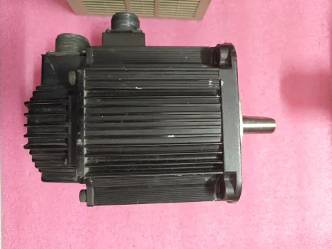 Yaskawa SGDM-10ADA-V + SGMGH-09ACA61 Motor & Drive Component — product photo 4 of 15