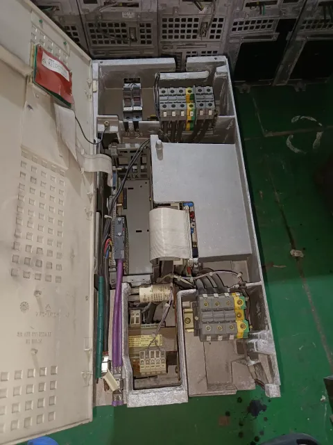 Siemens 6SE7024-7ED10 Motor & Drive Component product photo 6