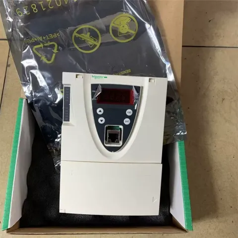Schneider Electric VX4A71100Y Industrial Control Board product photo 1