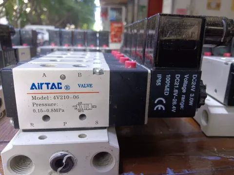 AirTAC 4V210-06 Industrial Automation Component — product photo 17 of 19