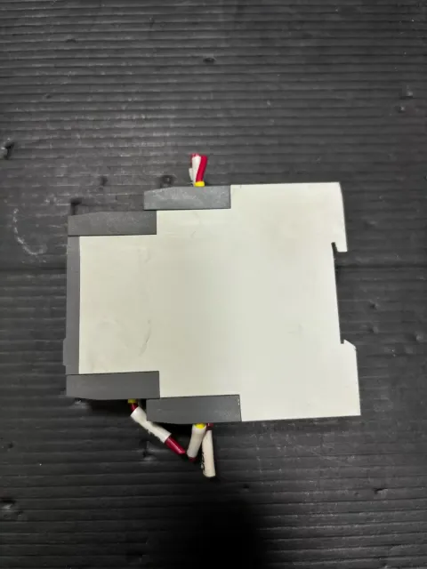 ABB CM-PVS.41S / 1SVR730794R3300 Industrial Relay product photo 3