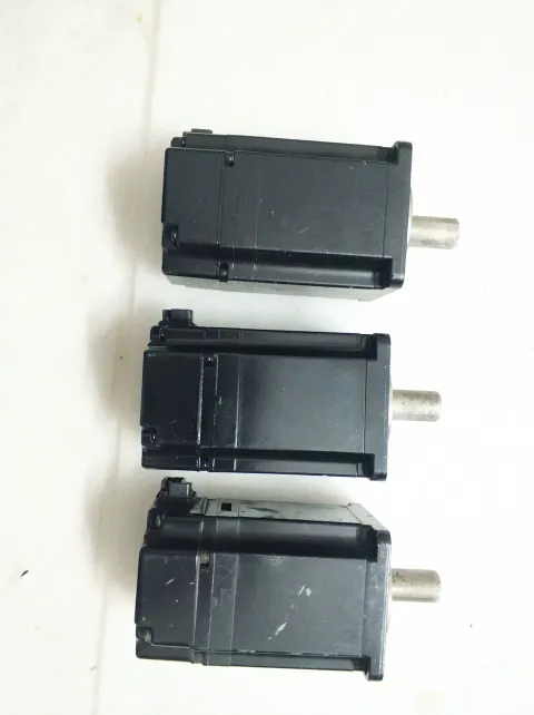 Yaskawa SGMAS-04ACA21 Motor & Drive Component product photo 3