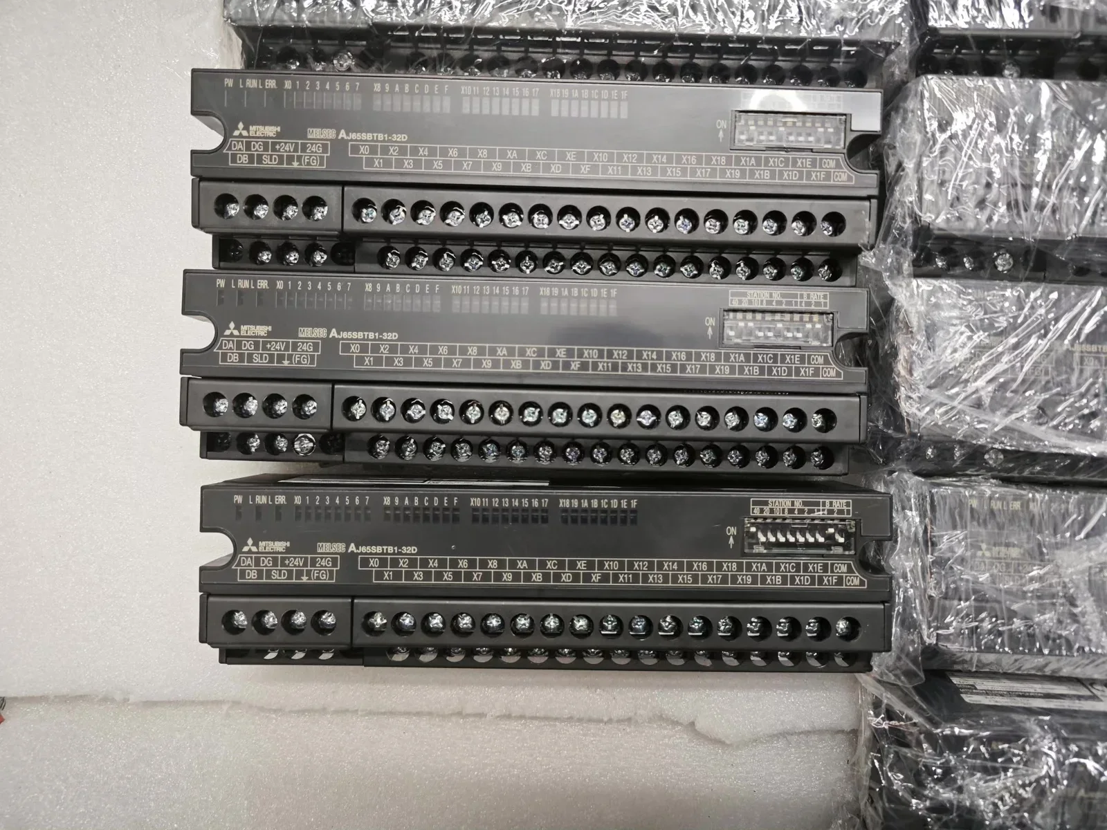 White Label AJ65SBTB1-32D Industrial Automation Component product photo 1