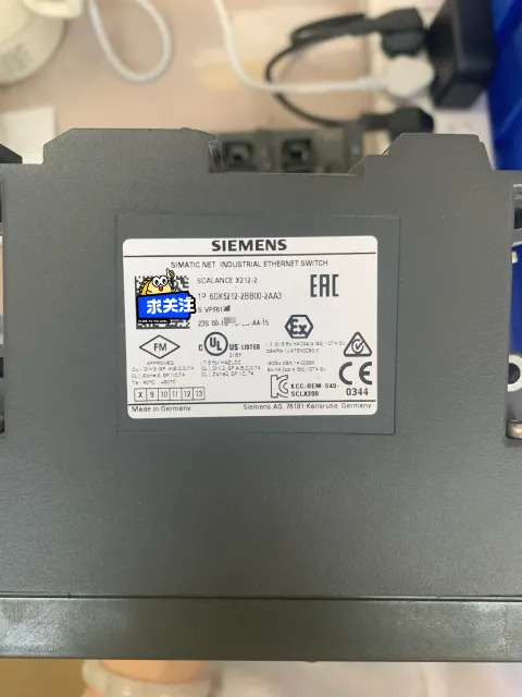 Siemens 6GK5212-2BB00-2AA3 Industrial Sensor — product photo 1 of 7