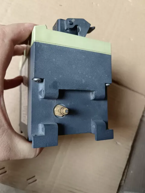 Siemens 6GK5788-1ST00-2AA6 Industrial Automation Component product photo 4