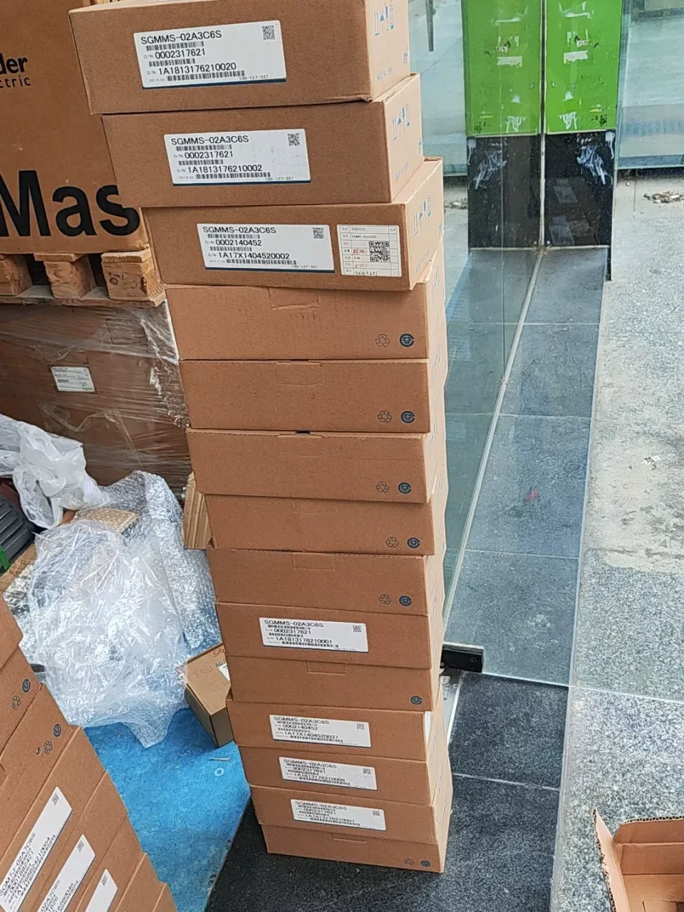 Yaskawa SGMMS-02A3C6S Motor & Drive Component product photo 1