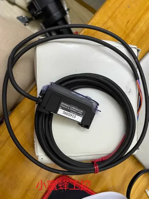 Keyence FS-T1 Industrial Sensor product photo 1