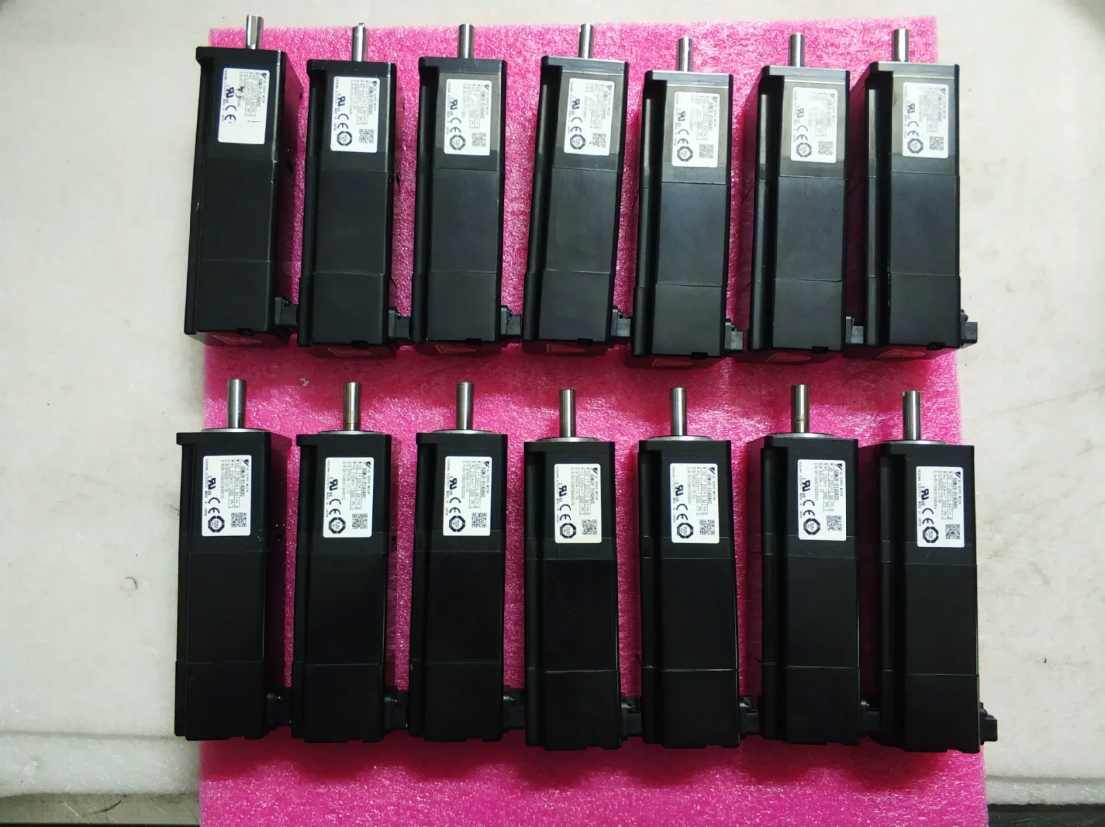 Yaskawa SGMJV-01ADA6C Motor & Drive Component product photo 1