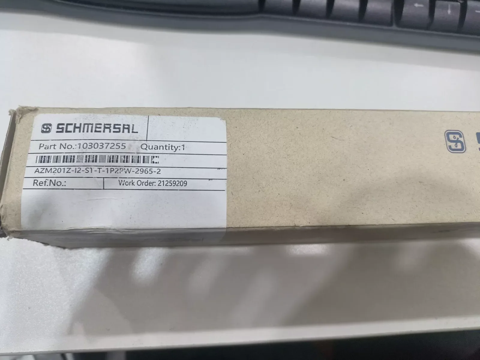 Schmersal AZM201Z-I2-ST-T-1P2PW-2965-2 / Part No. 103037255 Industrial Sensor product photo 1